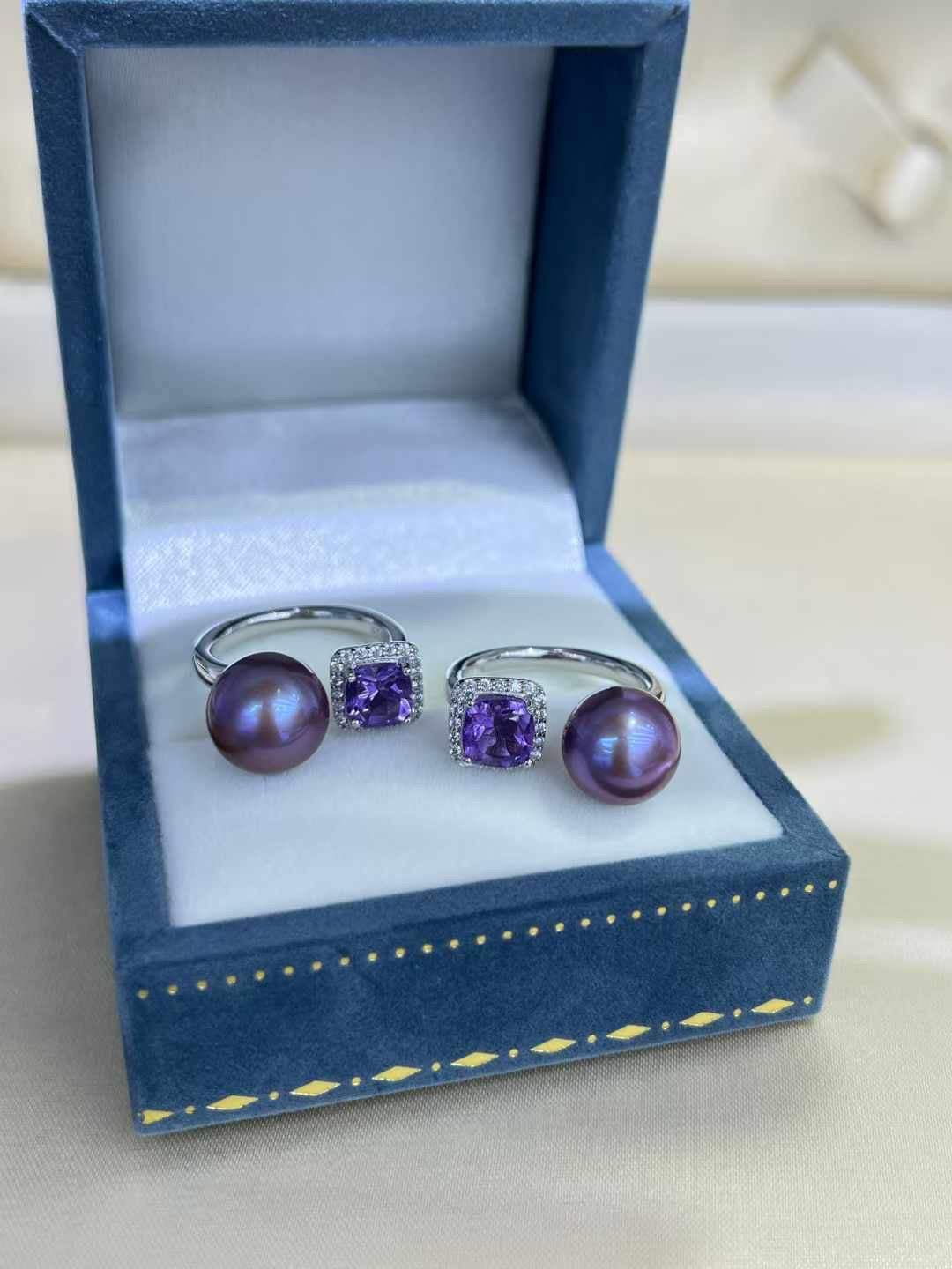 Aurora Iridescent Purple Pearl Ring with Large Amethyst Crystal