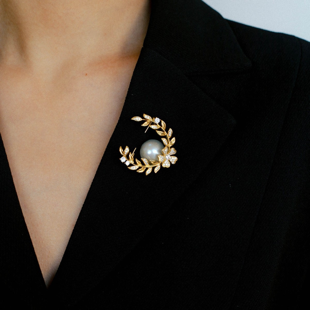 Grey Mabe Pearl Wheat Brooch