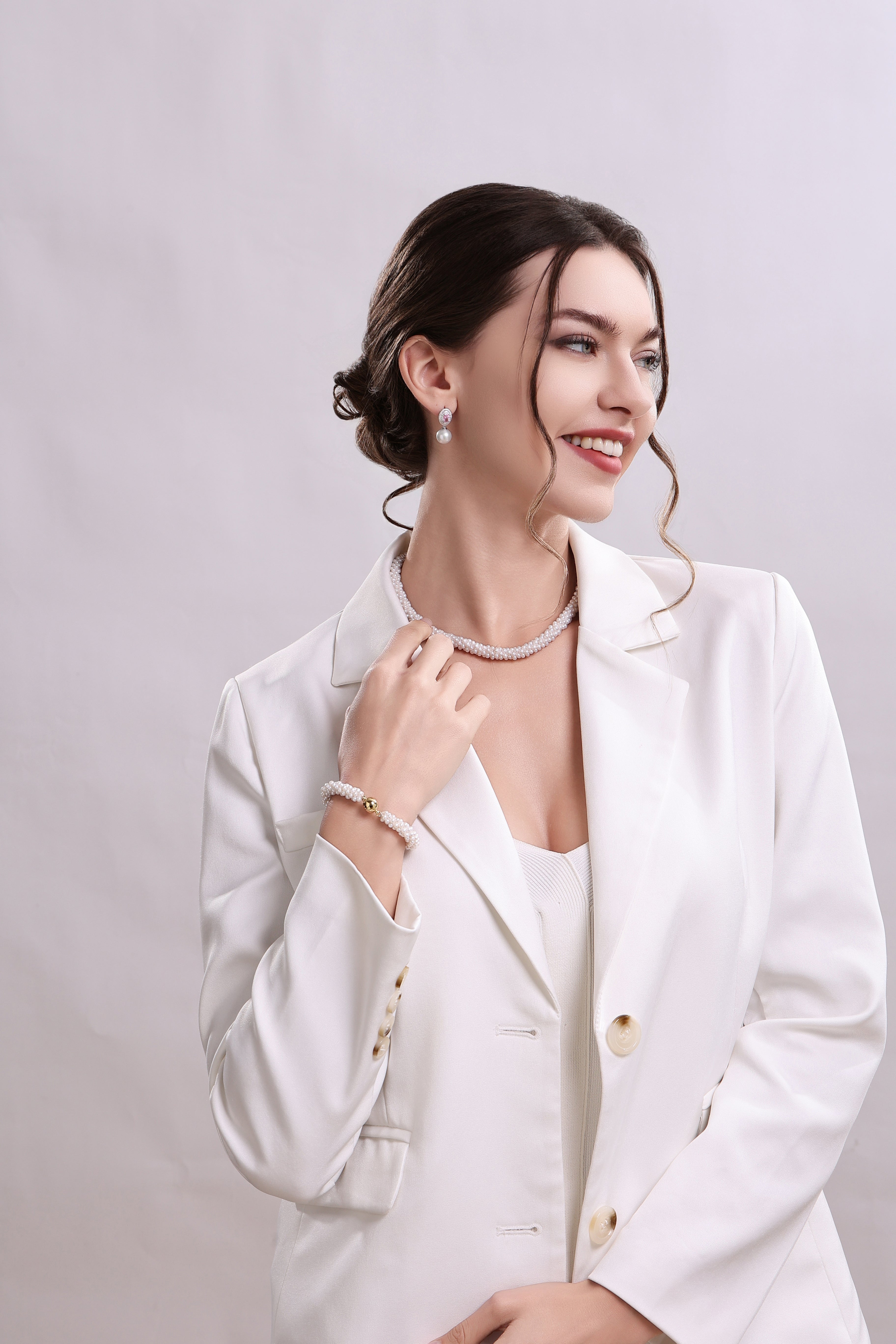 2-3mm White Freshwater Pearls Necklace with Magnetic Lock