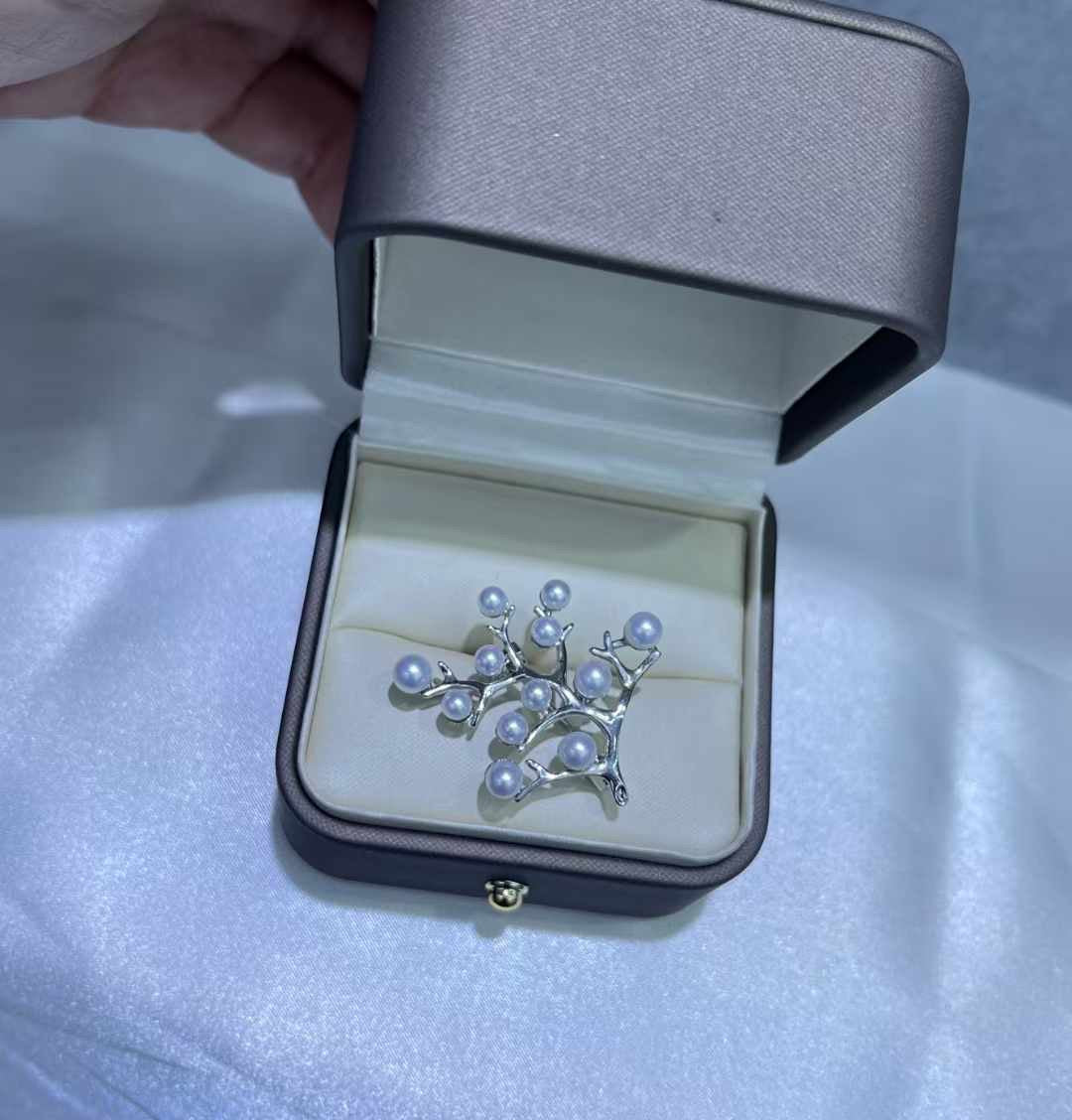 Tree of Happiness Pearl Brooch/Pendant