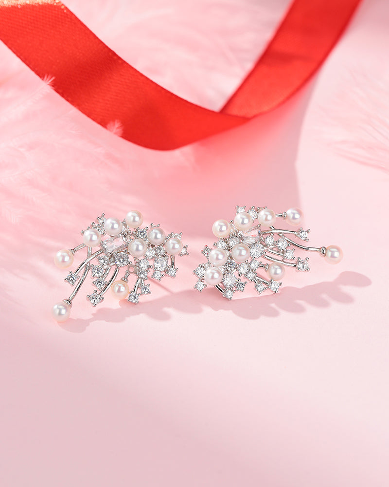 Sparkling Lucky Pearl Stud Earrings