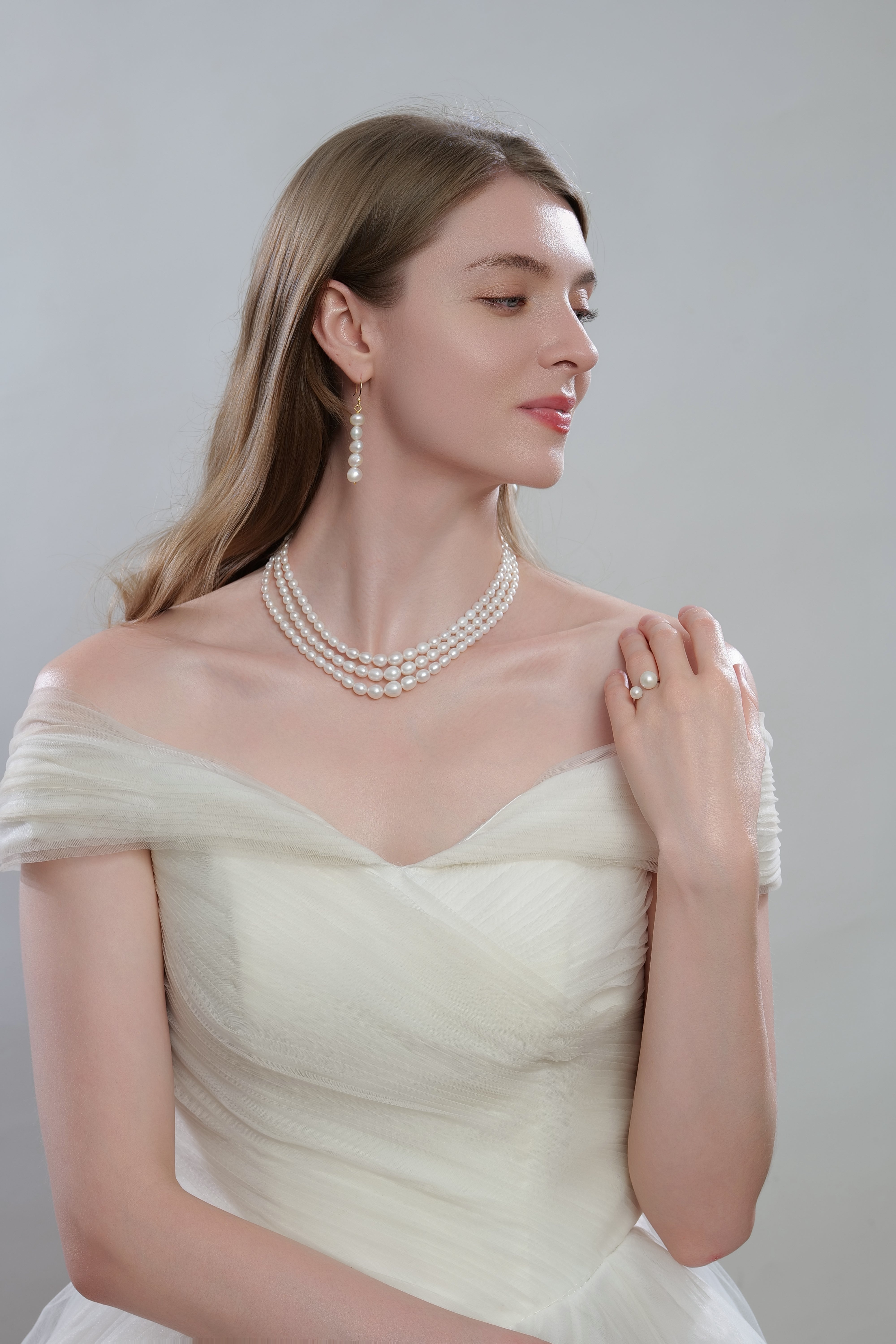 Layered Gradient Rice Pearl Necklace