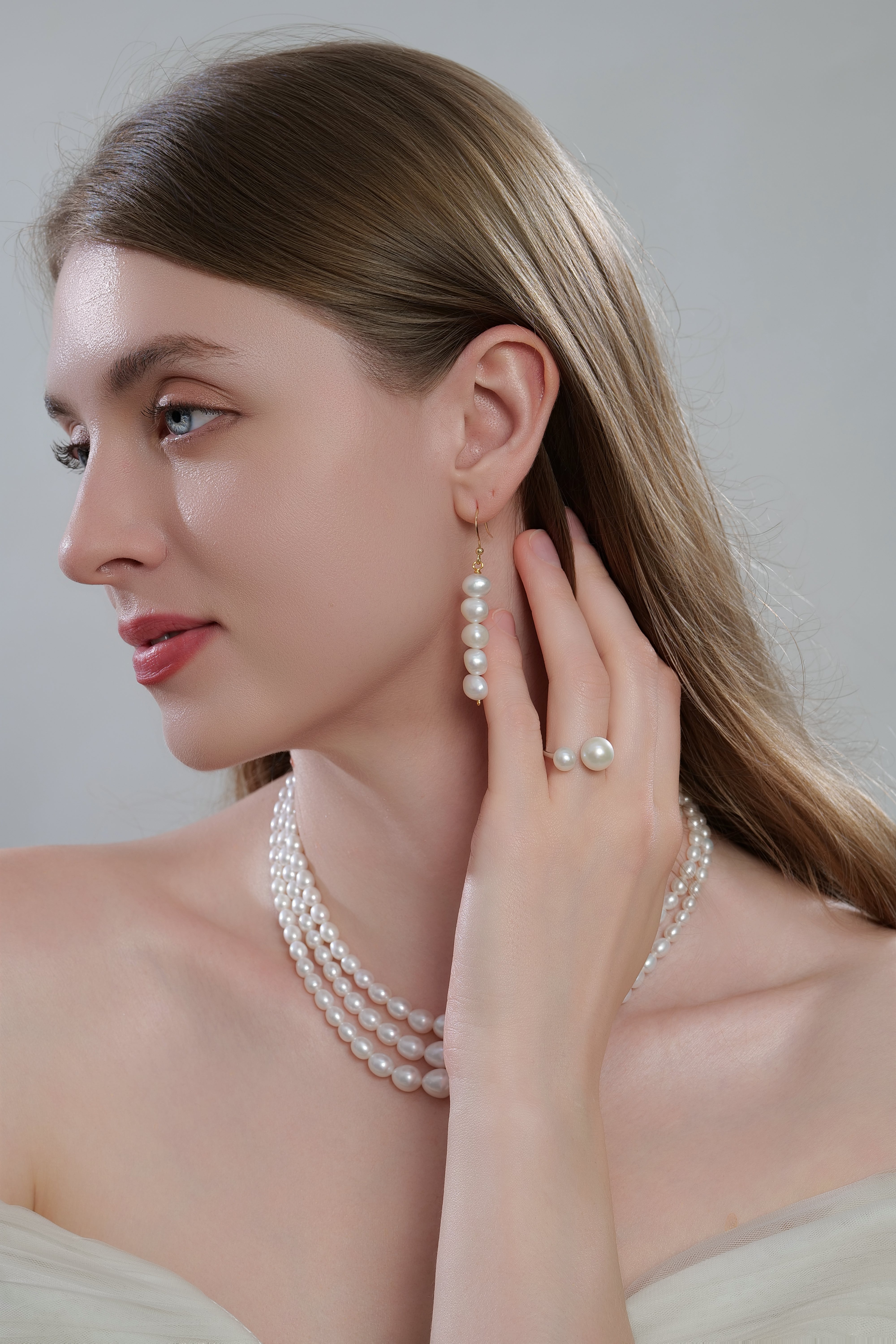 Layered Gradient Rice Pearl Necklace