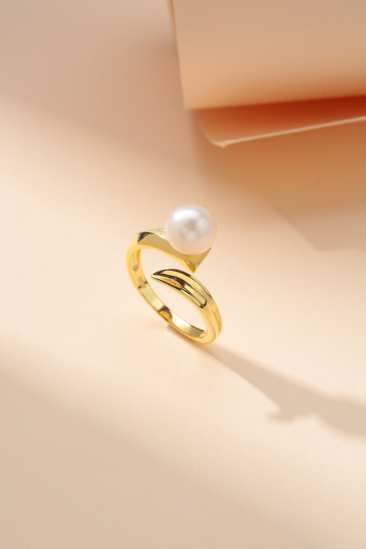 6-7mm Freshwater Pearl & Ariadne Ring