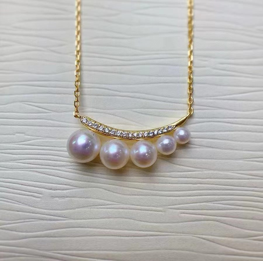 Crescent Moon Pearl Gradient Necklace