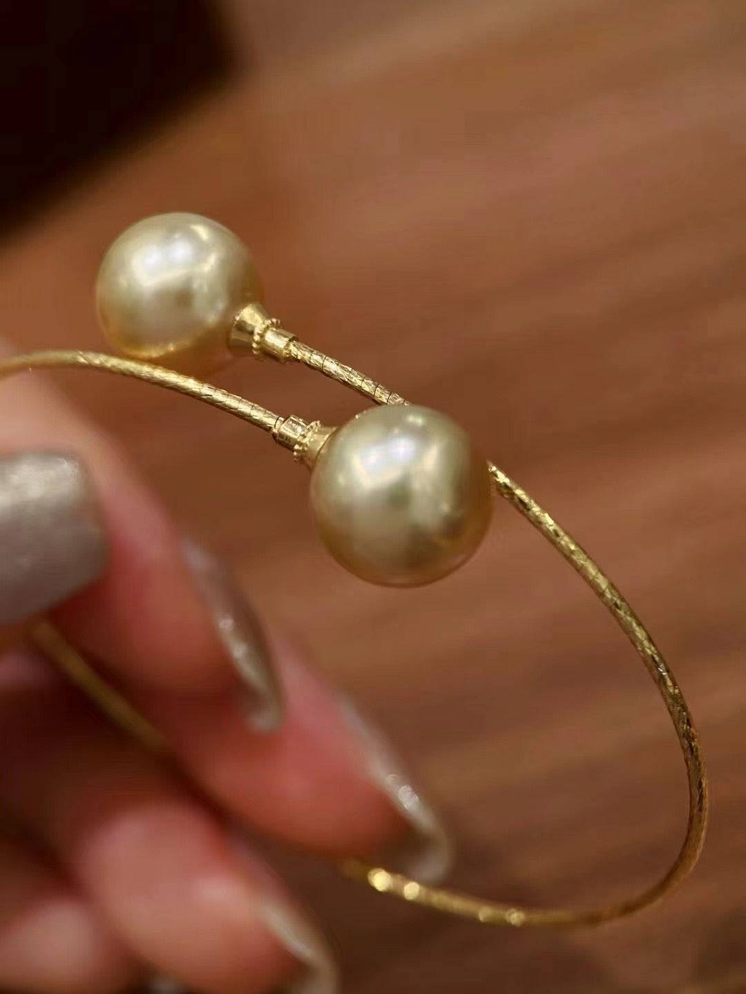 10-11mm Golden South Sea Pearl Bangle Bracelet in 18k Gold