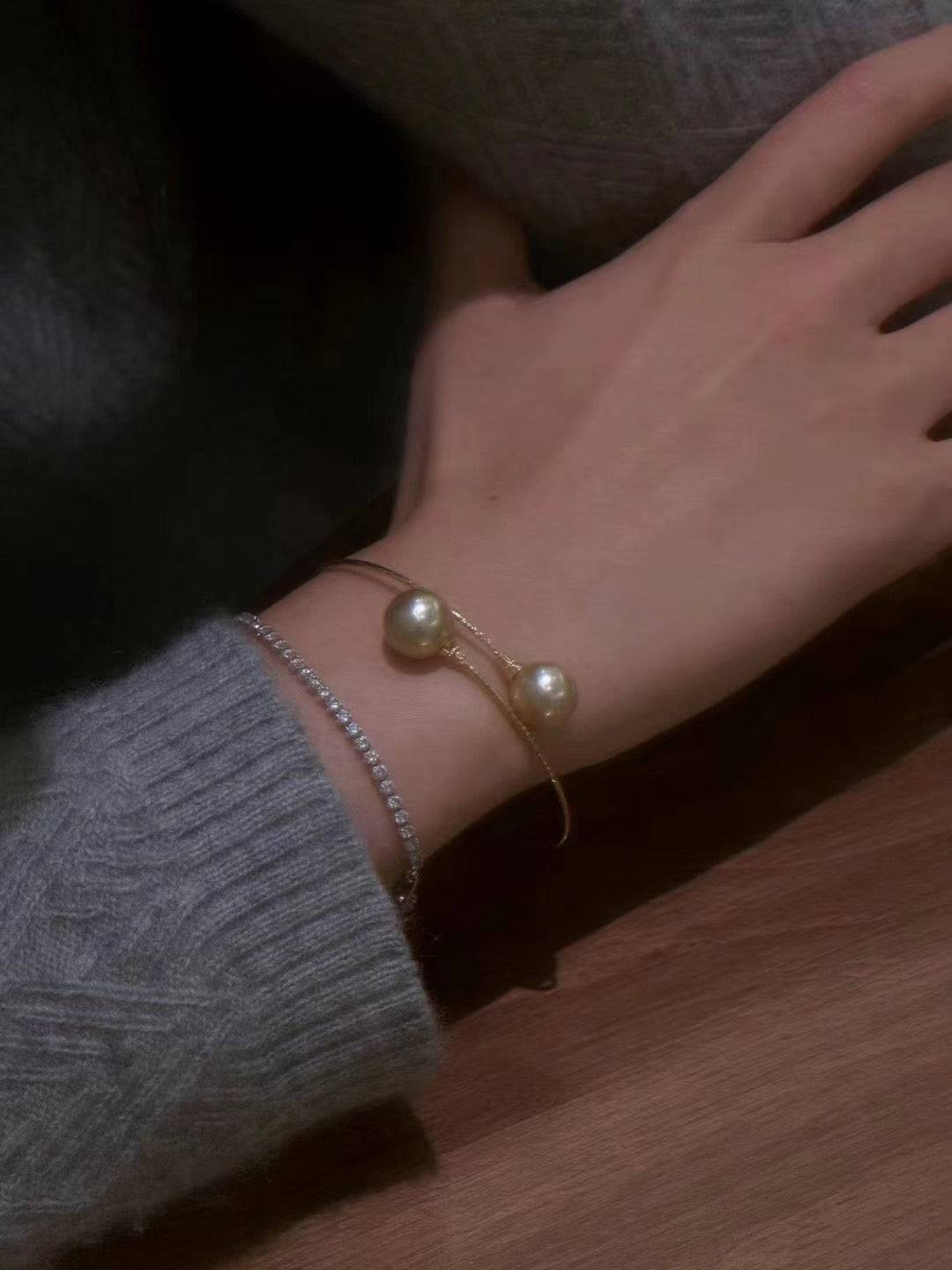 10-11mm Golden South Sea Pearl Bangle Bracelet in 18k Gold