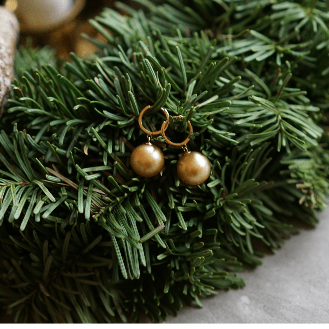 10-12mm 18K Gold Golden South Sea Pearl & Daisy Earrings