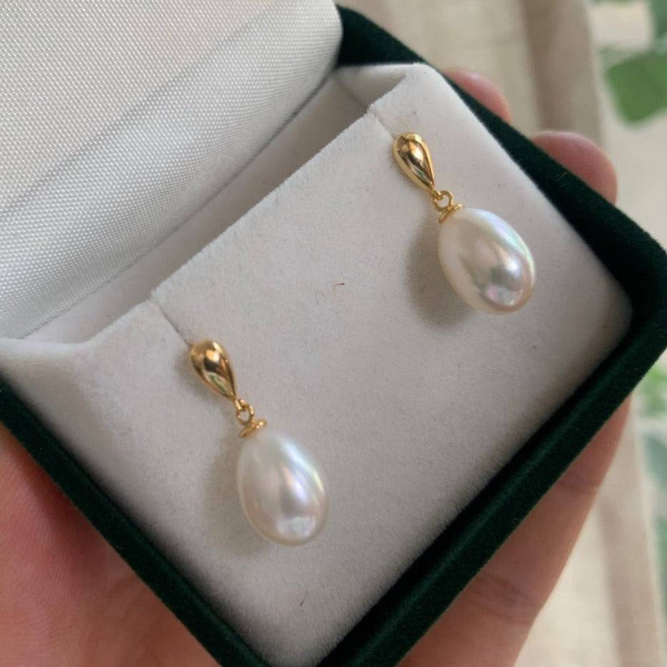 8.5-9.5mm Classic Drop-shaped Freshwater Pearl Earrings