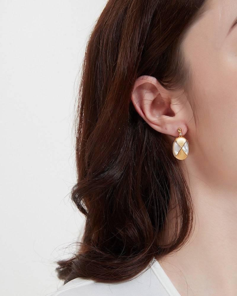 Rhombus Mother of Pearls Earrings Gold Vermeil