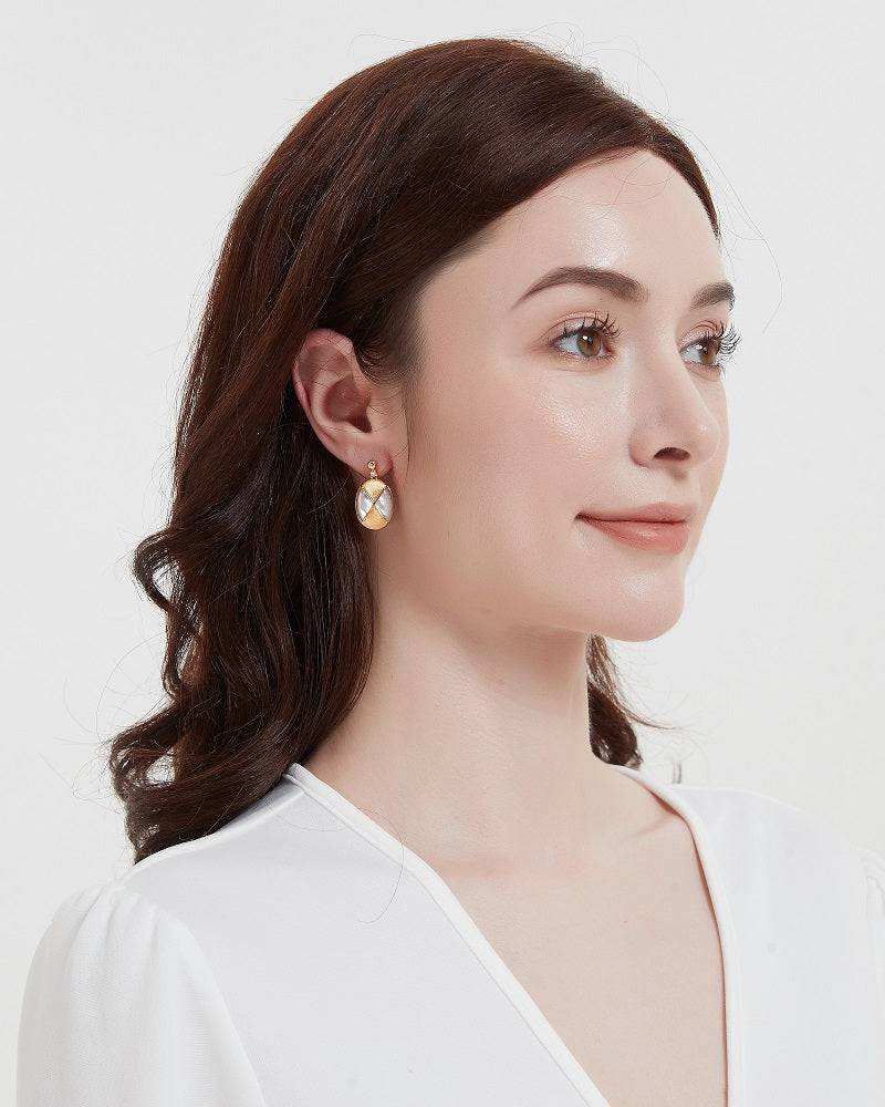 Rhombus Mother of Pearls Earrings Gold Vermeil