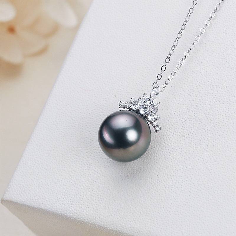 10-11mm Tahitian Pearl & Queen Pendant Necklace