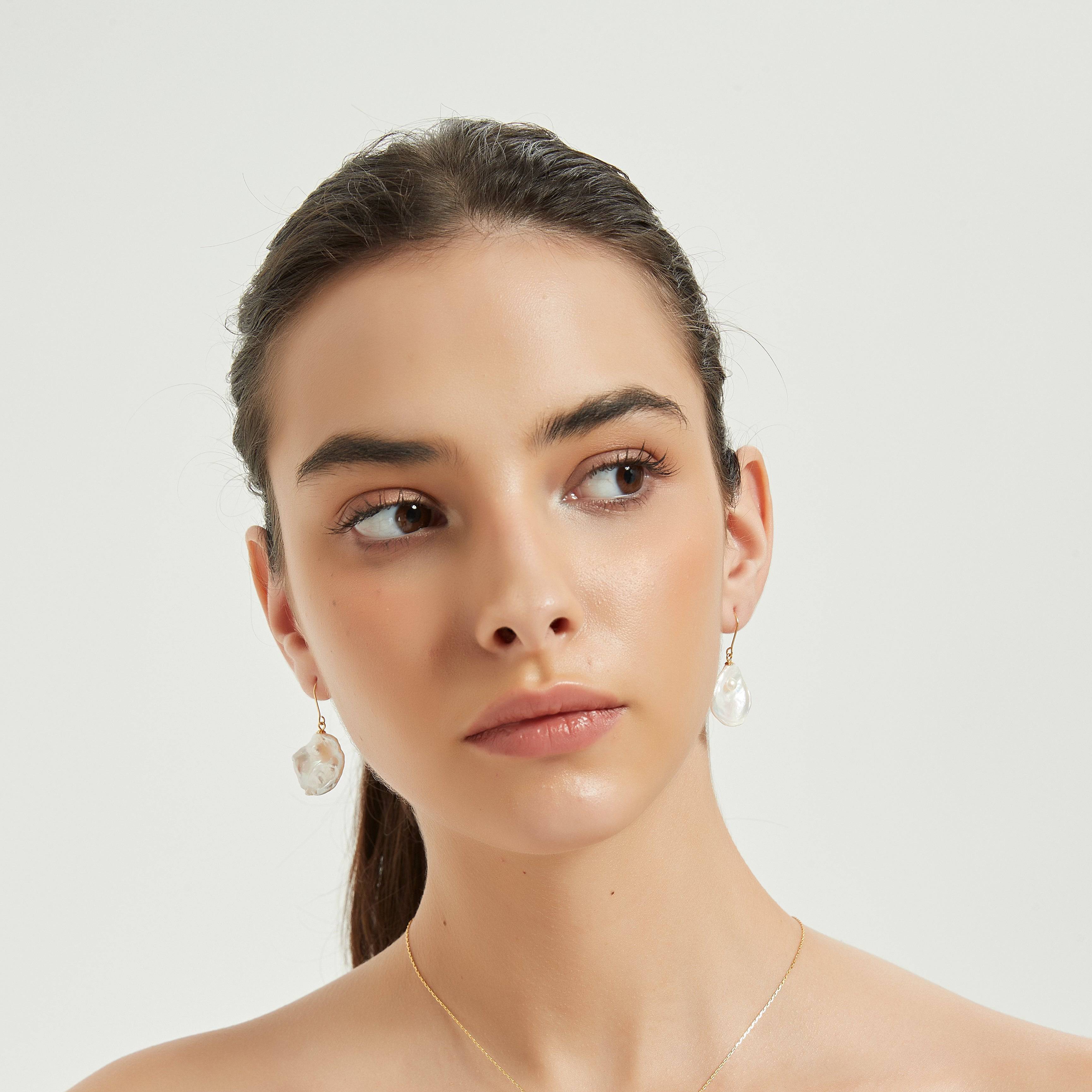 Petal-Shaped Floral Baroque Pearl Necklace
