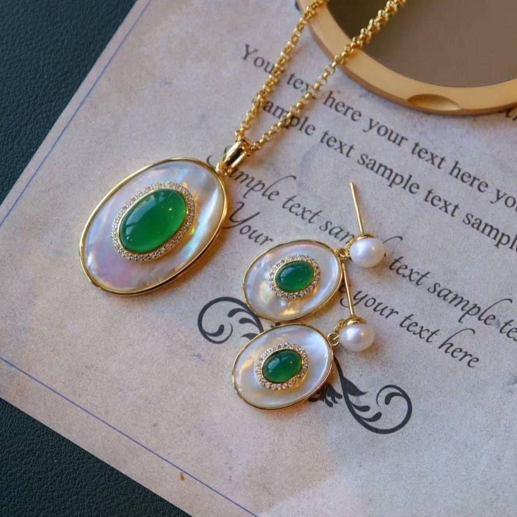 Green Onyx Mother of Pearls Pendant Necklace Gold Vermeil