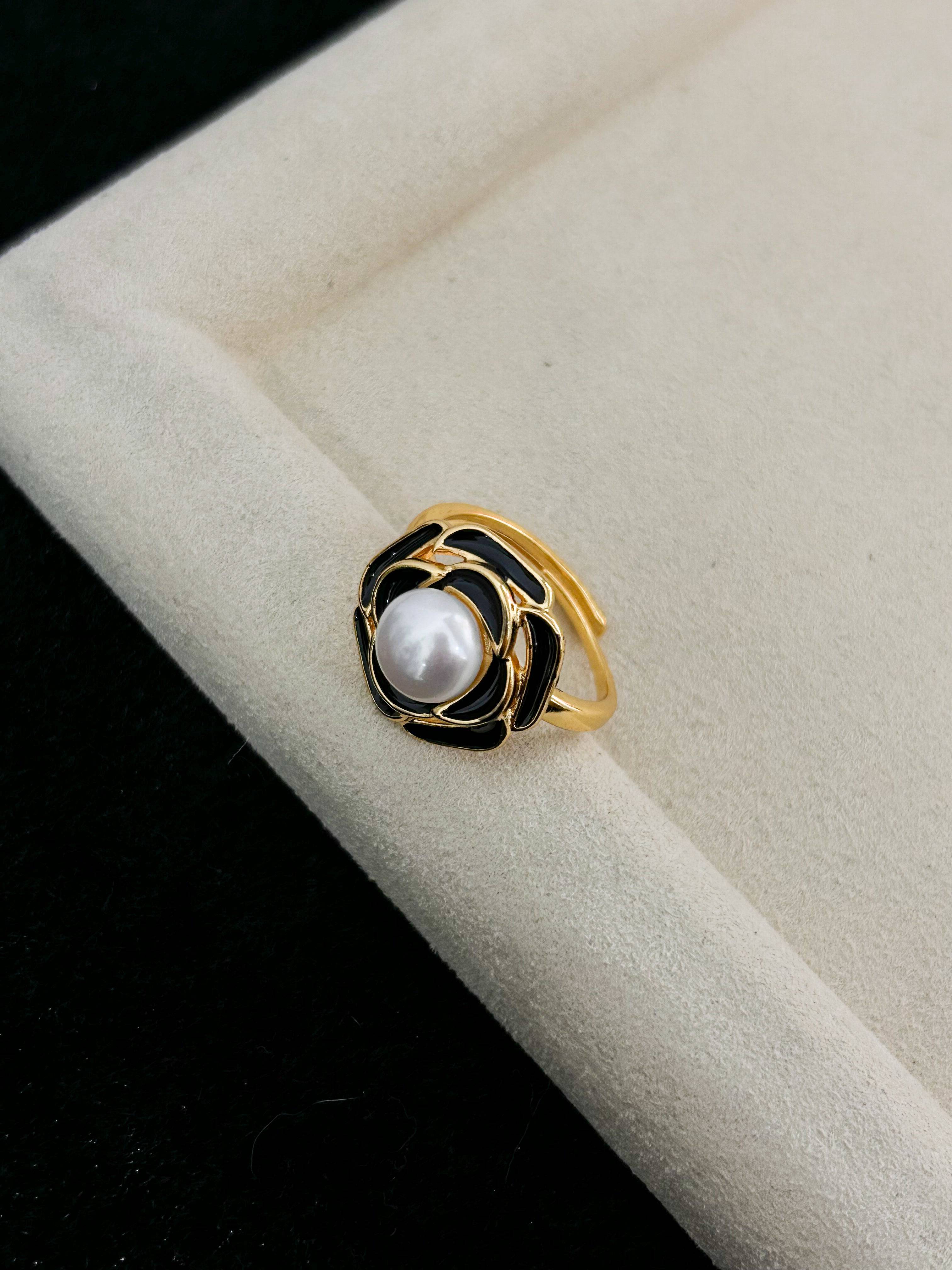 Black Camellia Pearl Jewelry Set