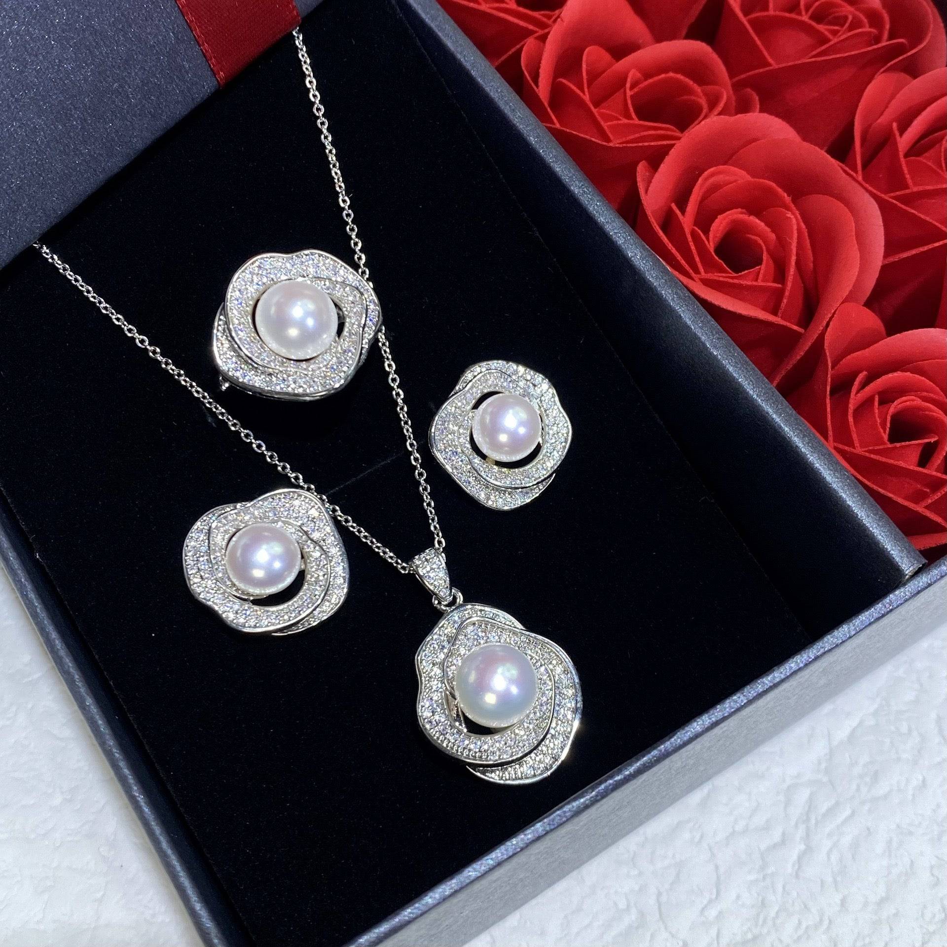 White Zirconia White Freshwater Pearl Jewelry Set