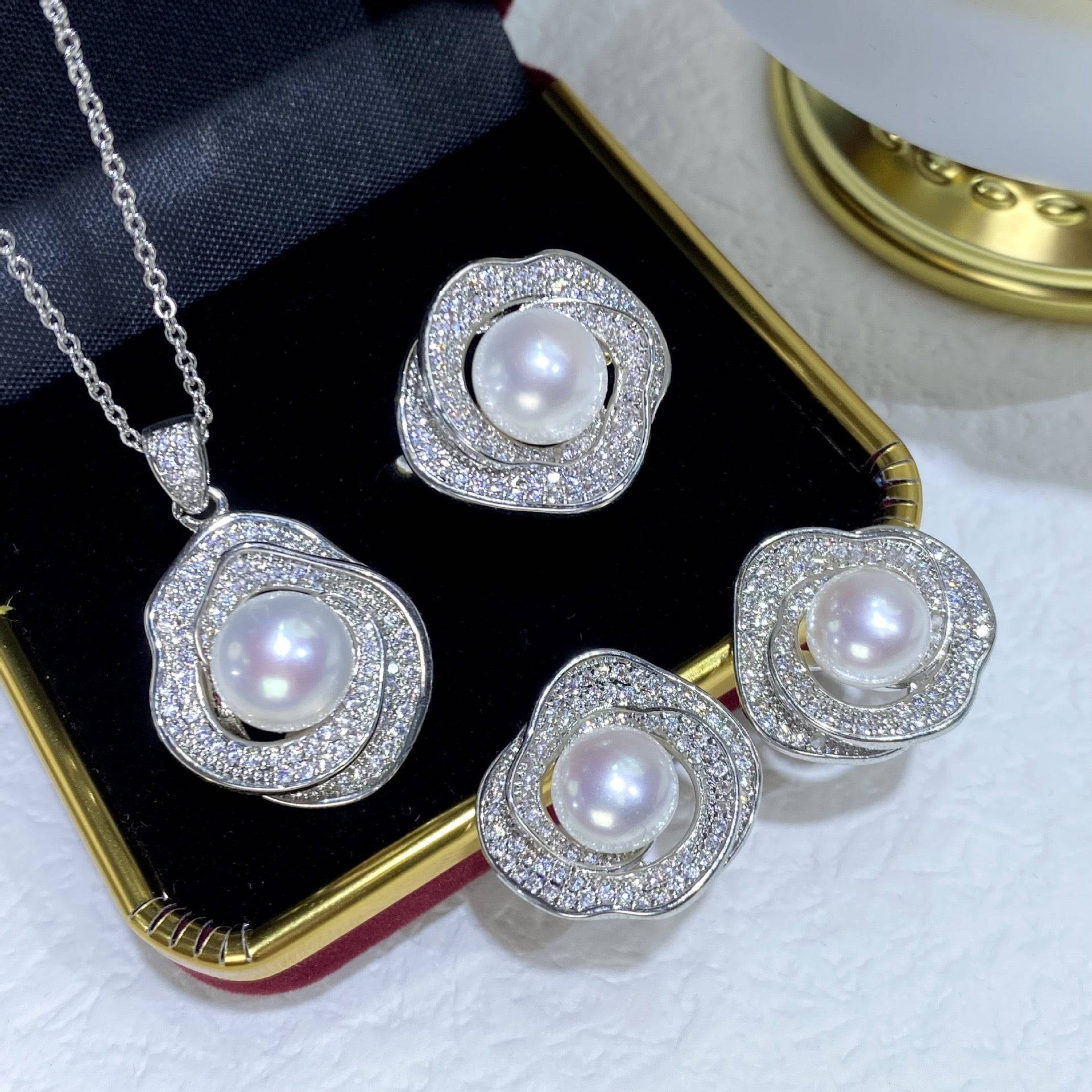 White Zirconia White Freshwater Pearl Jewelry Set